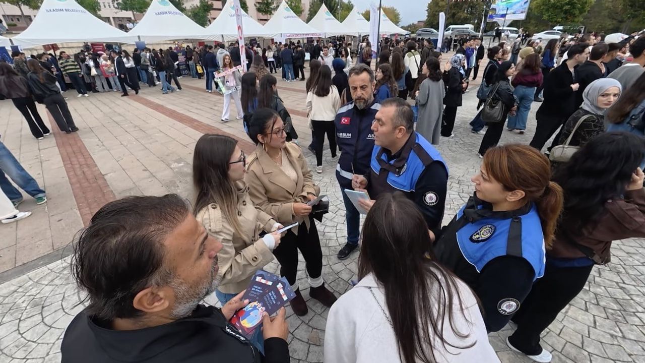 Yeni akademik yıla polis bilinciyle: OMÜ'de 3 bin 250 öğrenci bilgilendirildi