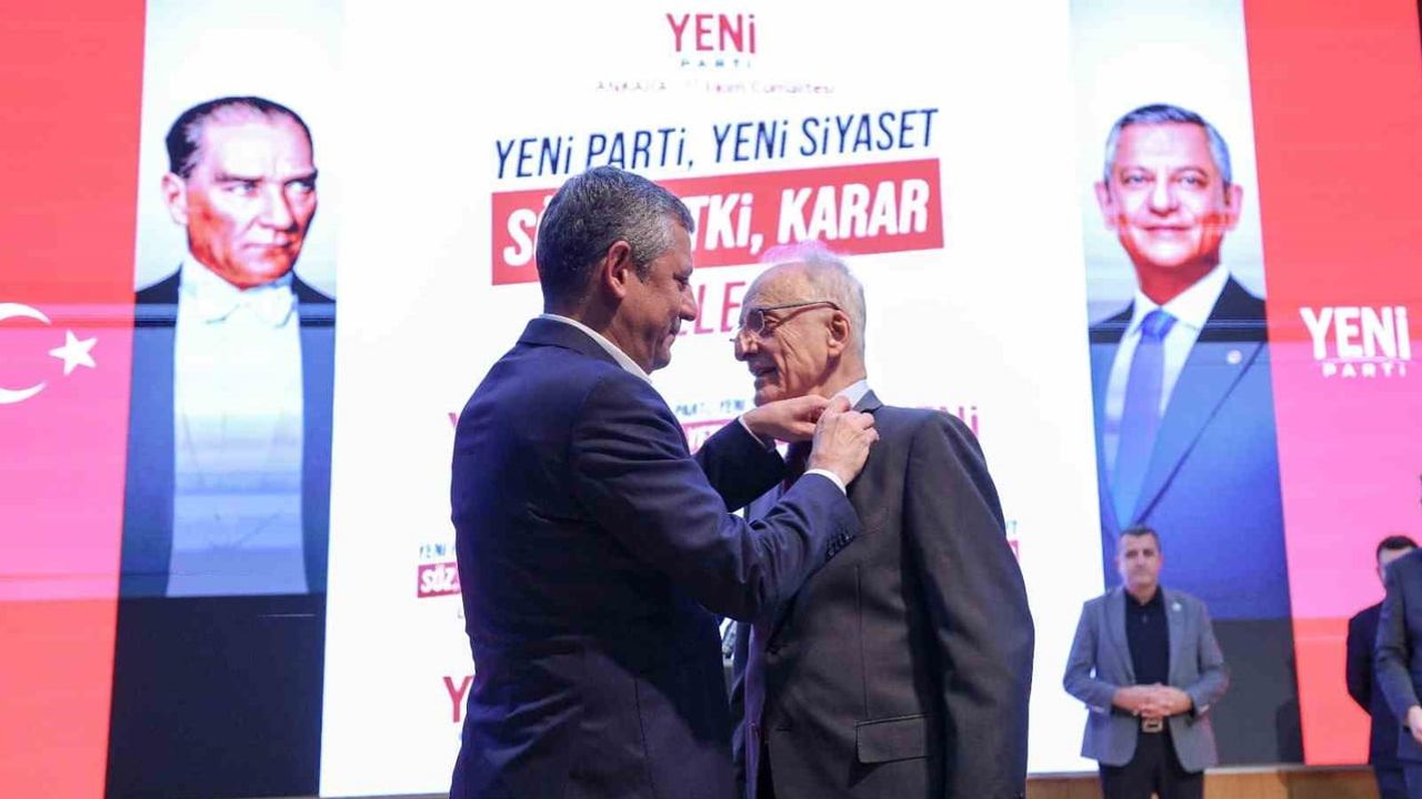Yeni siyasetle yeni döneme yürüyüş: Özel'den birlik ve iktidar çağrısı
