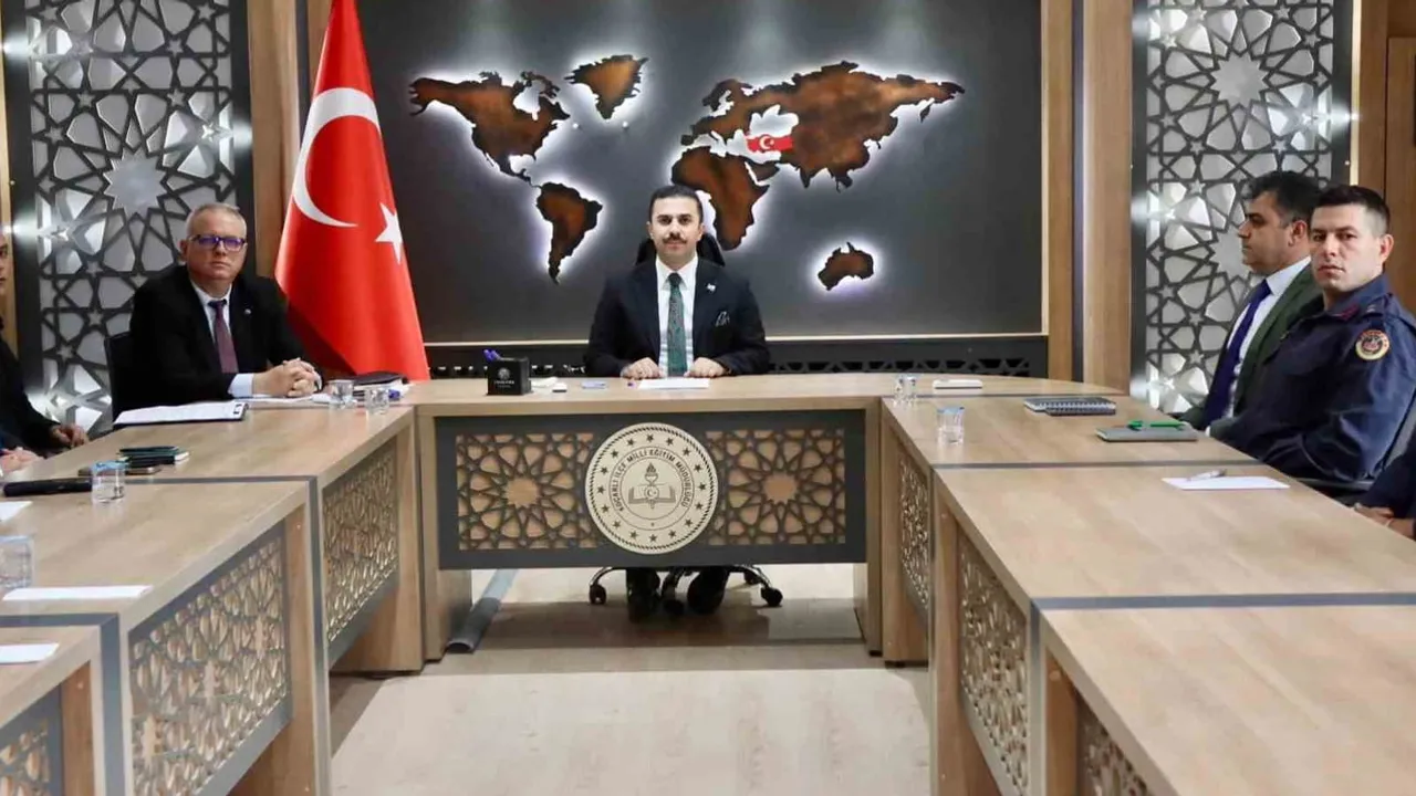 Yerel hizmetlerde eşgüdüm öne çıktı: Koçarlı'da ilçe idare şube başkanları toplandı