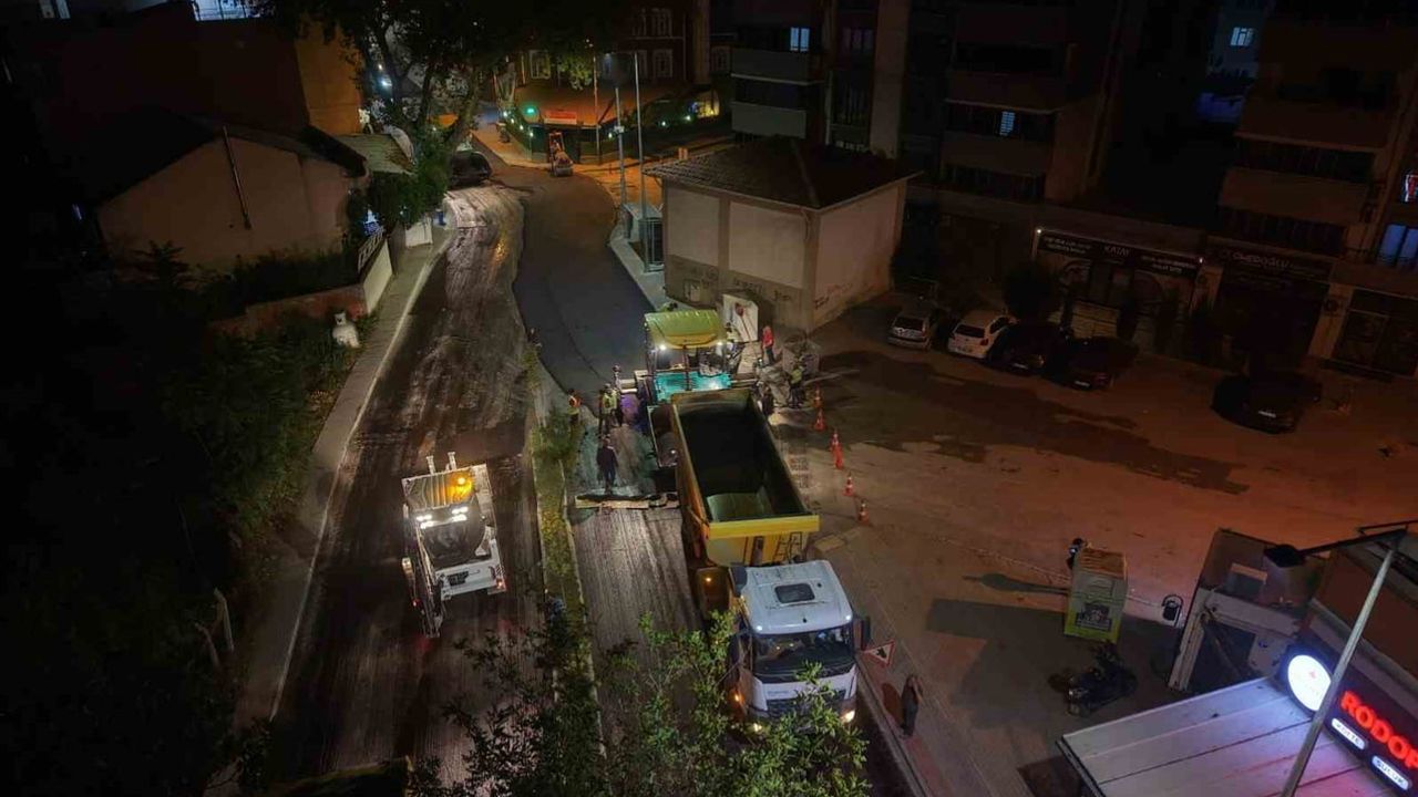Yıldırım’da 2. Vatan Caddesi gece mesaisinde yenileniyor