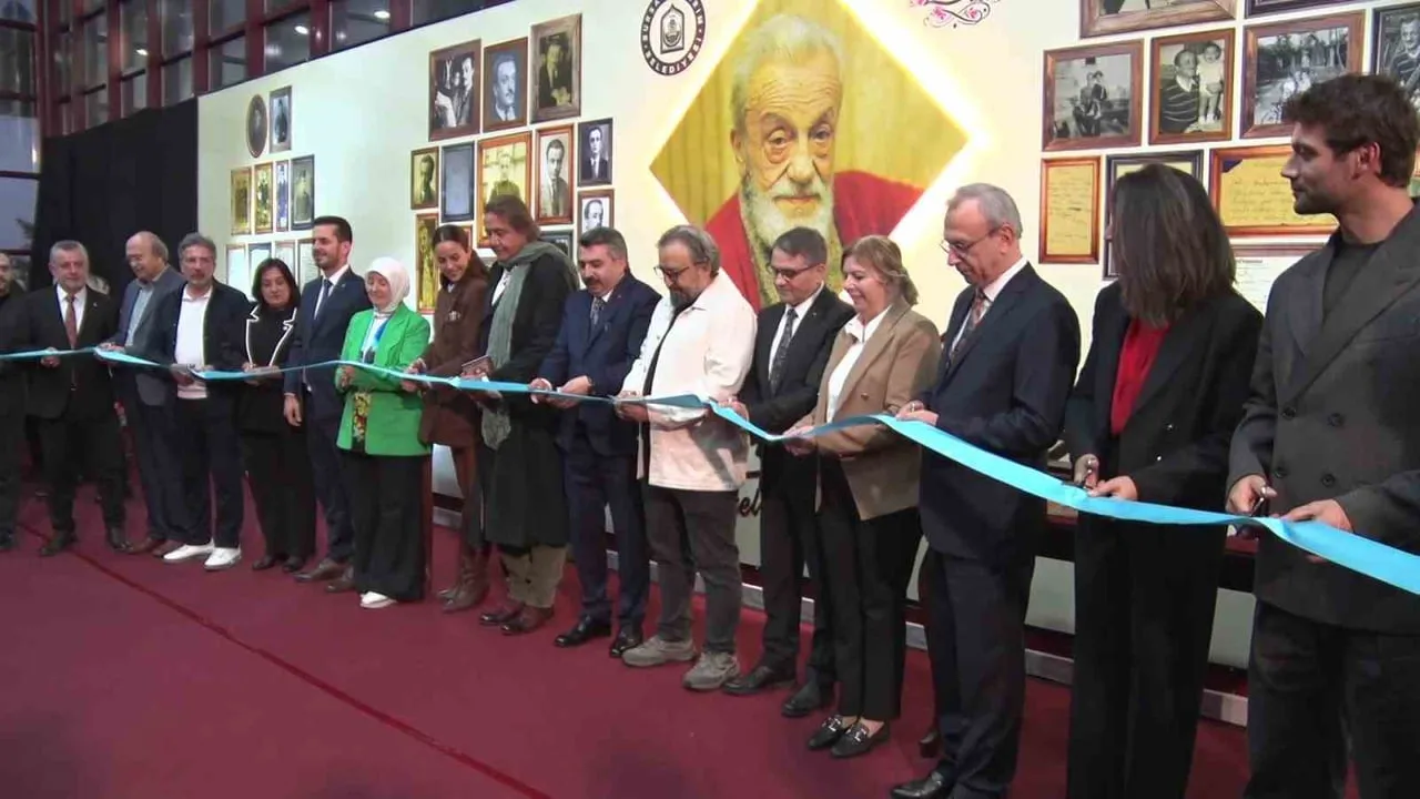 Yıldırım'da insanı odağa alan kültür sanat sezonu film ve sergiyle başladı