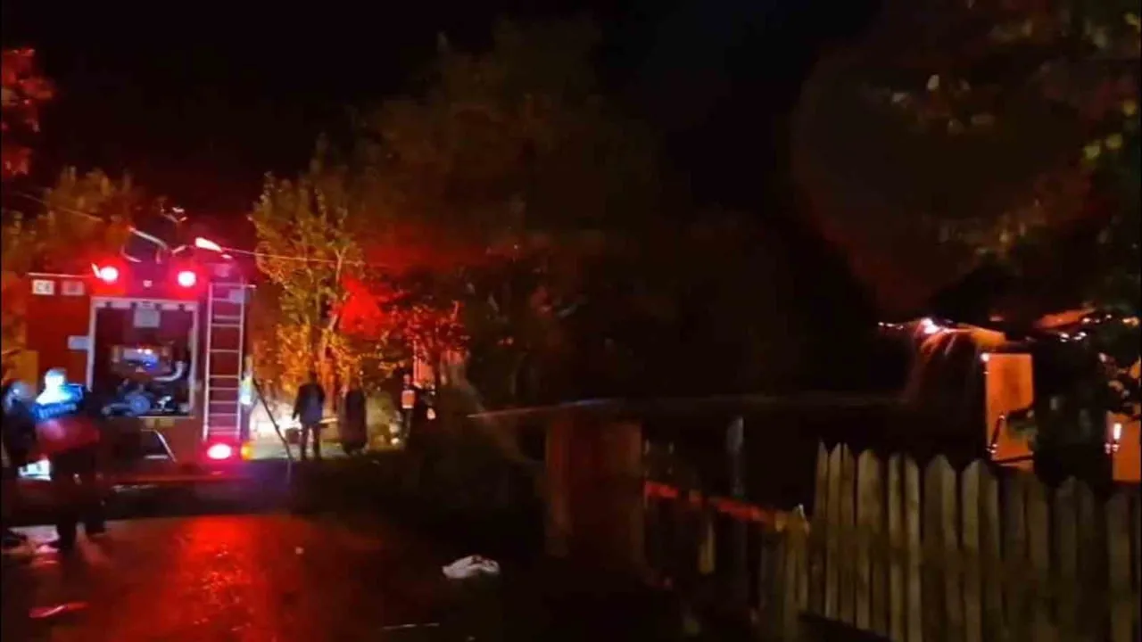 Yıldırım isabeti Karapınarkavağı'nda evin yanmasına yol açtı