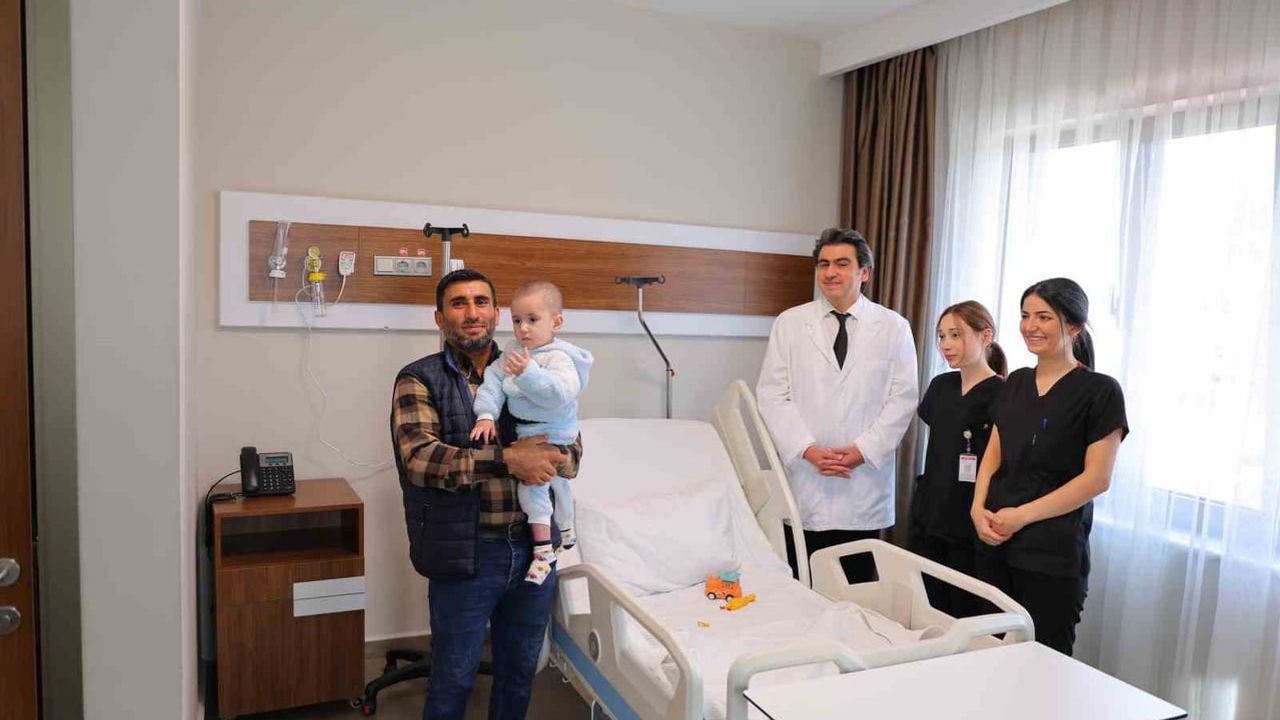 Yoğun bakımda verilen mücadele: 2 yaşındaki Ahmet taburcu edildi