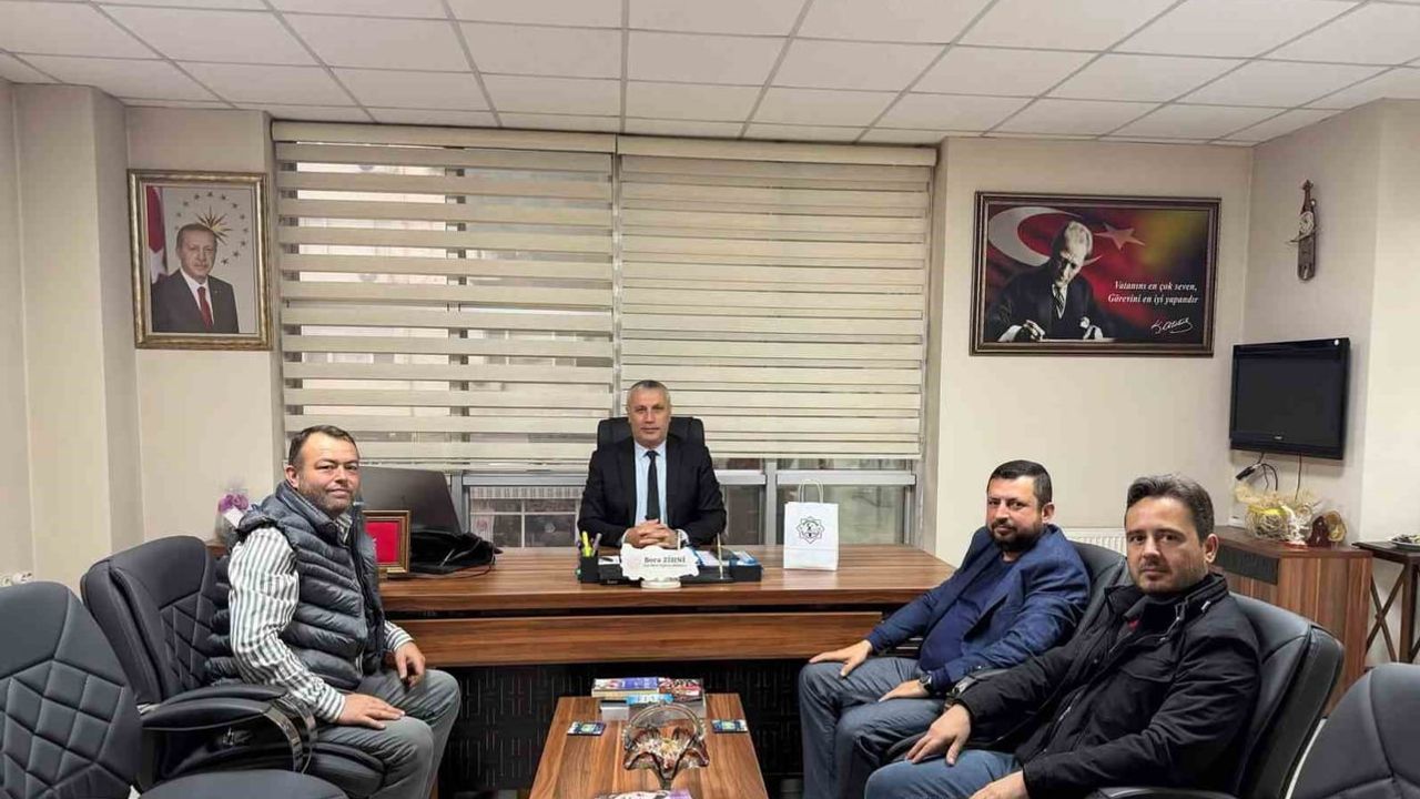 Yörük dernek heyeti Burhaniye Milli Eğitim müdürüyle bir araya geldi