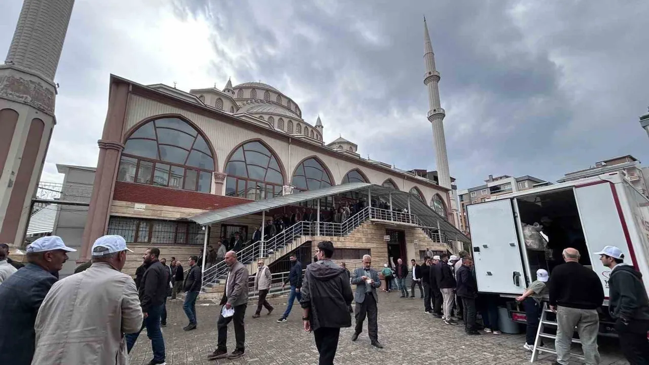 Yukarı Norşin Camii'nde hatimler okunup dualar şehitler için yükseldi