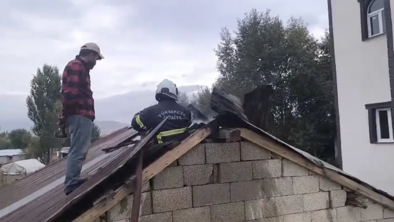 Yüksekova'da tandır evi kullanılamaz hale geldi; itfaiye yangını söndürdü