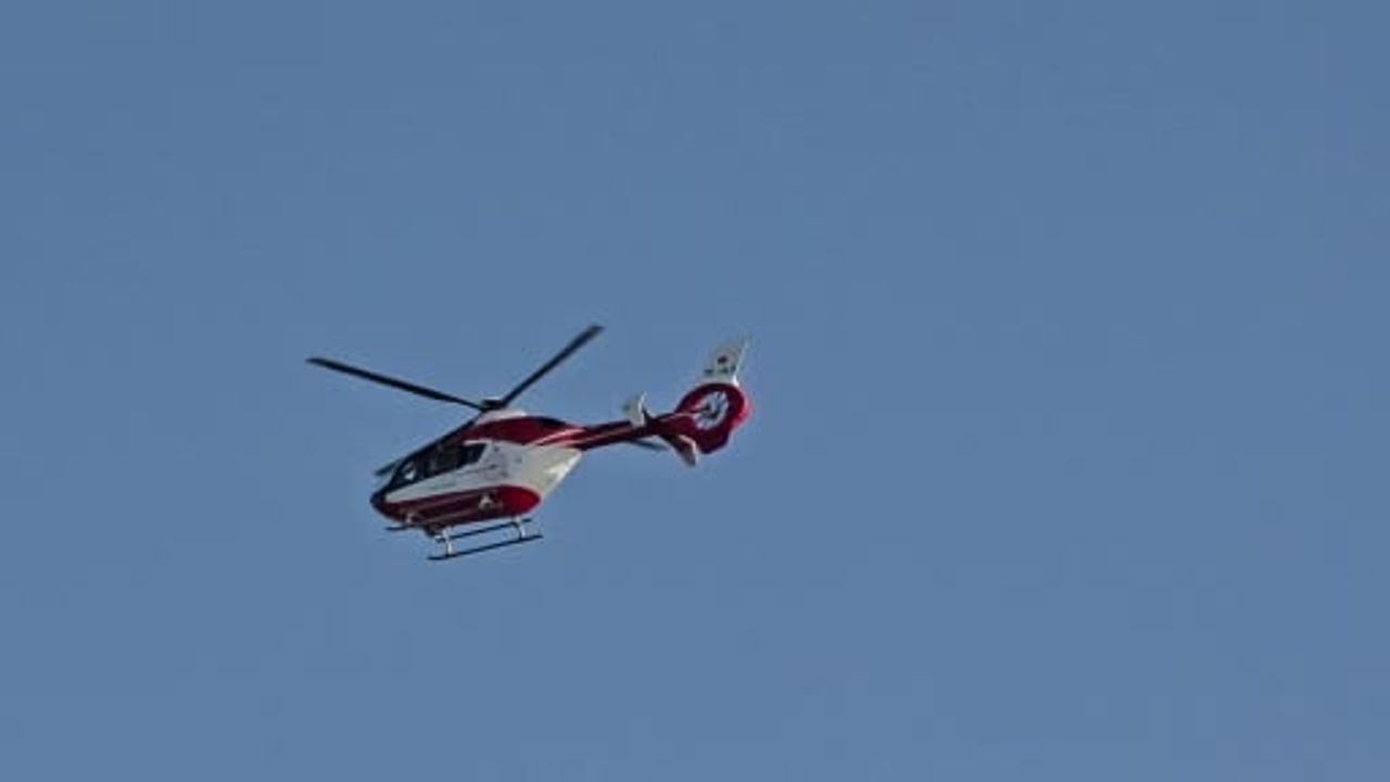 Yüksekova'dan Van'a helikopter ambulansla anterior mi tanılı hasta sevk edildi