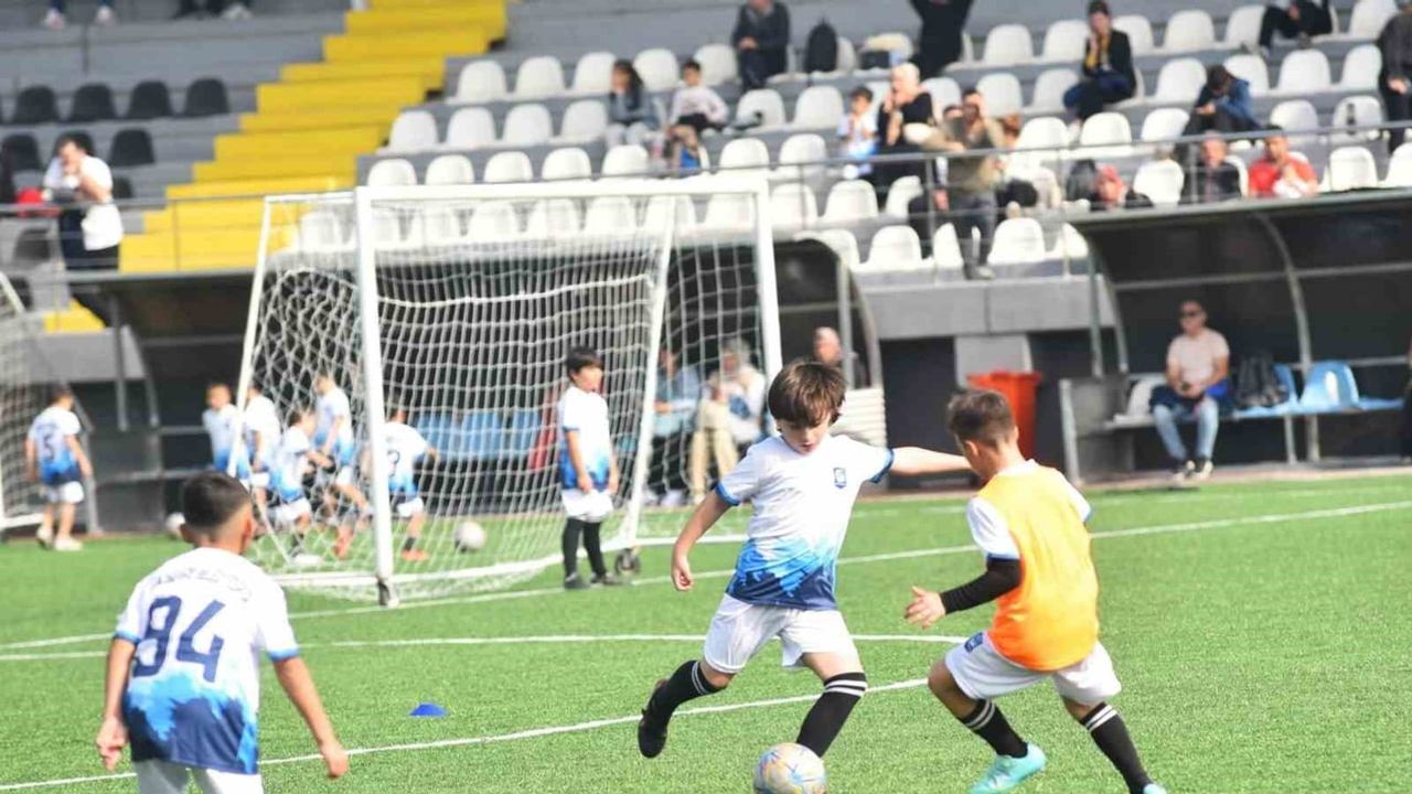 Yunusemre Belediyespor geleceğin oyuncularını keşfe çıkıyor