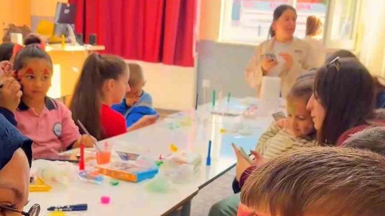 Yurt öğrencileri minik kalplere oyunla dokundu