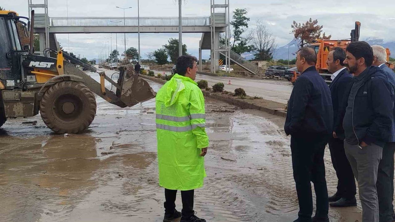 Yurtbaşı'nda selin izlerini silme çalışması: başkan Nihat Doğan sahada