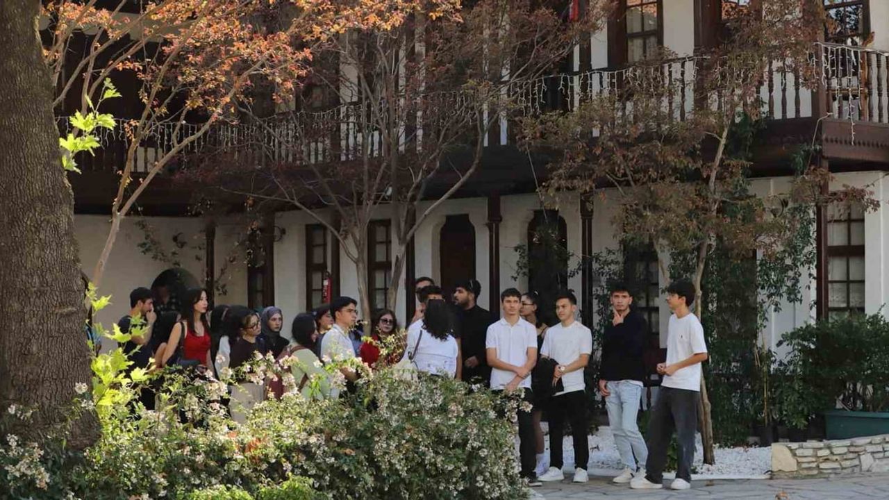 Yurtlu gençler kentle bağ kuruyor: 'gelin tanış olalım' gezileriyle Muğla'yı keşfediyor