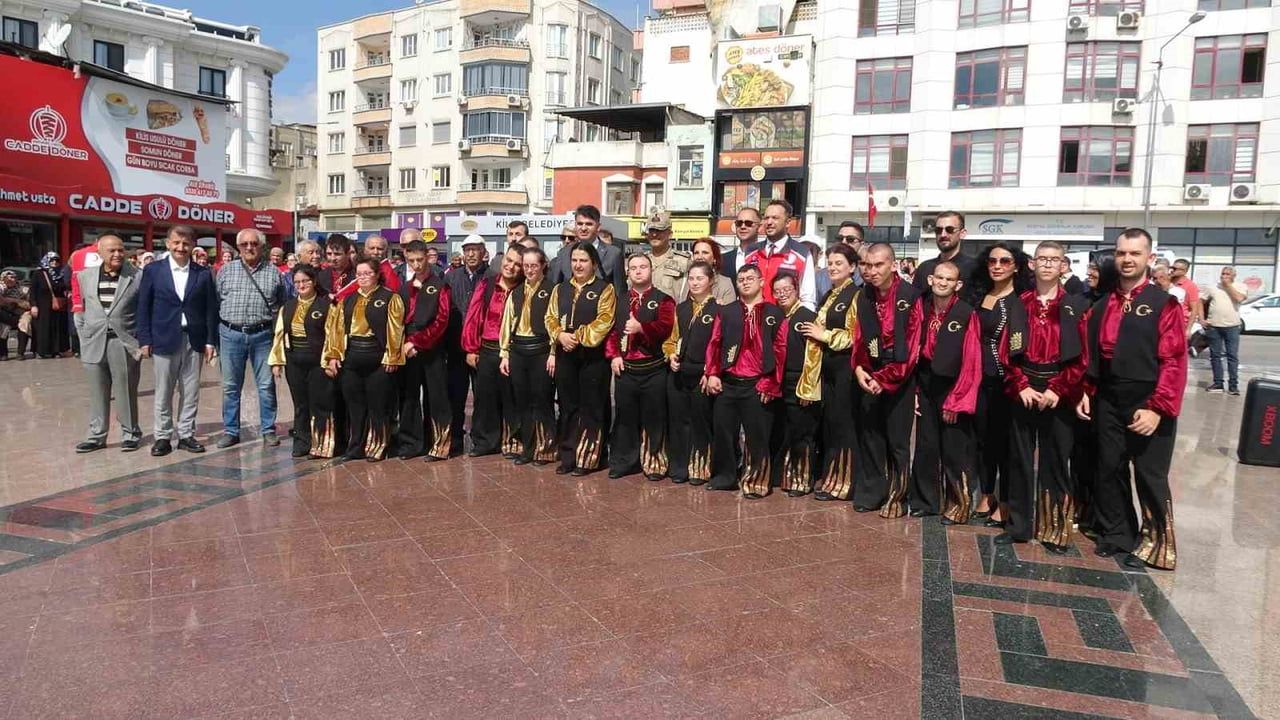 Yürüyüşte jandarmaya asker selamı, kalpleri ısıtan anlar