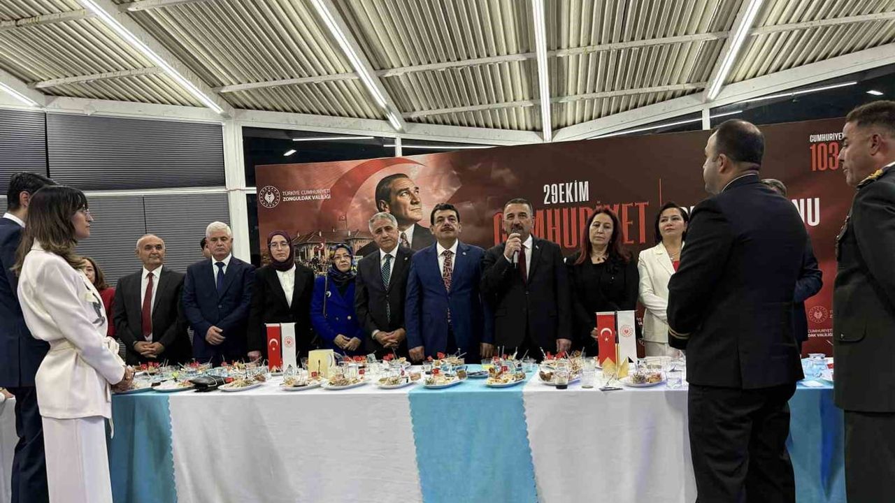 Zonguldak'ta 29 Ekim resepsiyonunda birlik, üretim ve görev vurgusu
