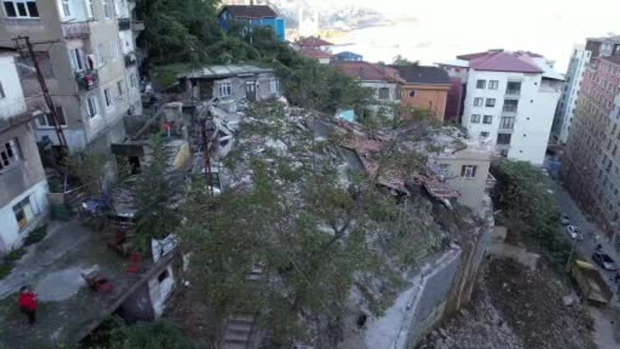 Zonguldak'ta çöküş anı sabahın ilk ışıklarıyla kayda geçti