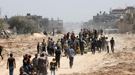 İsrail bayram sabahı Gazze'de 3 kardeşi gözaltına aldı! 