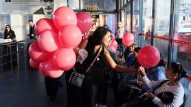 Medicana International İzmir Hastanesi, İzmir Körfezi'nde Vapuru Kullanarak Meme Kanseri Farkındalığı Etkinliği Düzenledi