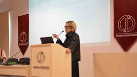 İletişim Buluşmaları'nda belgesel sineması: Esin Özalp Öztürk uluslararası strateji ve pitching deneyimlerini paylaştı