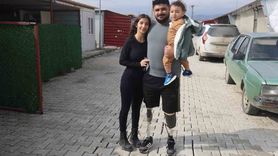 Hatay’da Depremzede Emre Yüksek, Protezleriyle Evlenip Baba Oldu