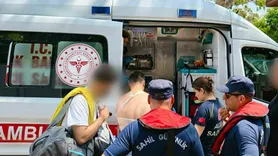 Denizde yaralanan iki kişi sahil güvenlik ekiplerince kıyıya ulaştırıldı