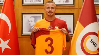 Galatasaray, Angelino için masada!