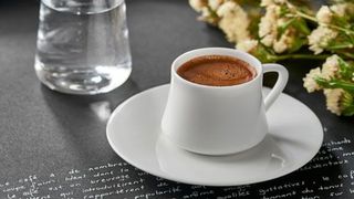 30 senelik usta düşman çatlatacak Türk kahvesinin tarifini verdi... Başka  yerde böyle Türk kahvesi içemezsiniz