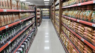 "Pazar pazar indirim mi olur!" demeyin... Zeytinyağı 165, çay 68, bütün tavuksa 60 TL! Bu fiyatlar piyasayı kızıştıracak