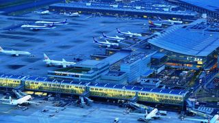Tokyo'da feci kaza! Uçaklar alev alev yandı