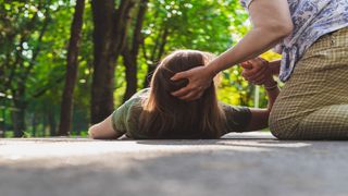  Bu hatayı yapanlar dikkat! Epilepsi nöbeti sırasında yapmanız gereken tek şey bu 