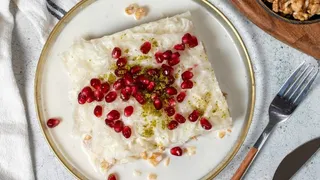 Ramazan’a özel Beyaz Çikolatalı Güllaç nasıl yapılır? Ramazan sofralarınızı renklendirin!
