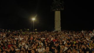 İzmir'de A Milli Voleybol Takımı'nın İtalya Karşılaşması Coşkuyla İzlenildi