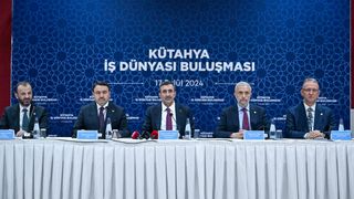 Cumhurbaşkanı Yardımcısı Cevdet Yılmaz, Kütahya İş Dünyası Buluşması'nda Ekonomik Gelişmeleri Değerlendirdi