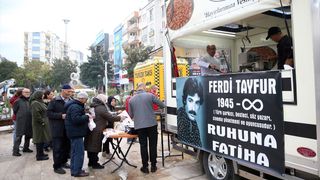 Manisa'da Ferdi Tayfur Anısına Lokma Dağıtımı Gerçekleşti