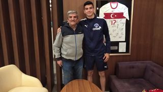 Aston Villa'ya Transfer Olan Yasin Özcan, Okul Bahçesinde Keşfedildi