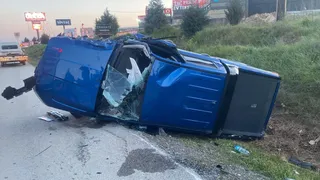 İzmir'de Pikabın Çarpması Sonucu 1 Kişi Hayatını Kaybetti, 1 Kişi Ağır Yaralandı