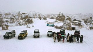 Kapadokya'da Kar Altında Göz Alıcı Manzaralar