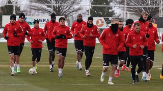 Sivasspor Teknik Direktörü Erdoğan'dan Taraftarlara Kenetlenme Çağrısı
