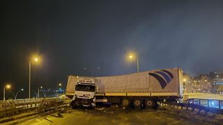 Trabzon'da Zincirleme Trafik Kazasında 1 Kişi Yaralandı