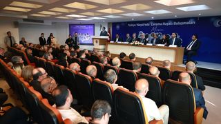 Çalışma ve Sosyal Güvenlik Bakanı Işıkhan, Mersin'de İş Dünyası Temsilcileriyle Buluştu