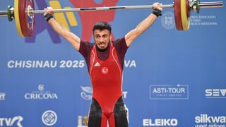 Milli Halterci Harun Algül, Avrupa Şampiyonası'nda Altın Madalya Kazandı