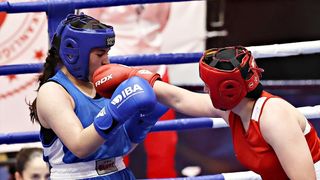 Samsun'da Genç ve Yıldız Kadınlar Boks Şampiyonası Devam Ediyor