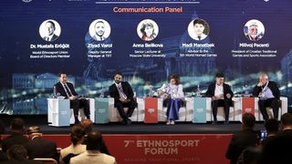 St. Petersburg'daki 7. Etnospor Forumu'nda İletişim Paneli Gerçekleşti