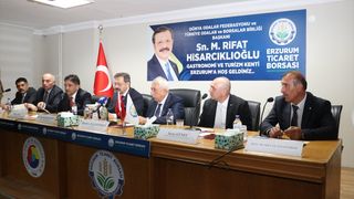 TOBB Başkanı Hisarcıklıoğlu, Erzurum'daki Ekonomi Forumunda Yüksek Enflasyon ve Ticaret Sorunlarına Dikkat Çekti