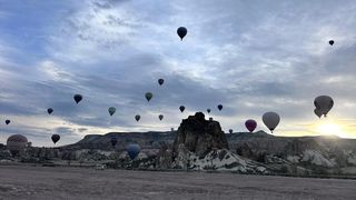 Türkiye'de 2023 Yılında Sıcak Hava Balonuyla Uçan Turist Sayısı Rekor Kırdı