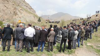 Van'daki Trafik Kazasında Hayatını Kaybedenlerin Cenazeleri Hakkari'de Defnedildi