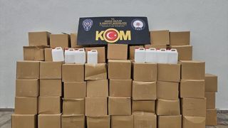 Adana'da Silah, Patlayıcı ve Etil Alkol Ele Geçirildi: 2 Zanlı Tutuklandı