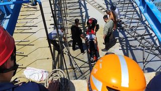 Adana'da Tekstil Fabrikasında İşçi Havuzdan Düşerek Yaralandı