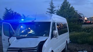 Afyonkarahisar'da Minibüs Kazasında 6 Kişi Yaralandı