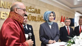 Afyonkarahisar'da Polis Memuru Çift Üniformalarıyla Nikahlandılar