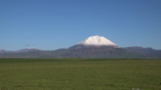 Ağrı Kösedağ'ın Zirvesi, Baharda Karla Kaplandı
