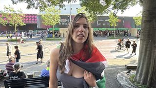 Basel'de Eurovision Alanında Filistin Bayraklarına Yasağı Protesto Eden Aktivistlerden Tepkiler
